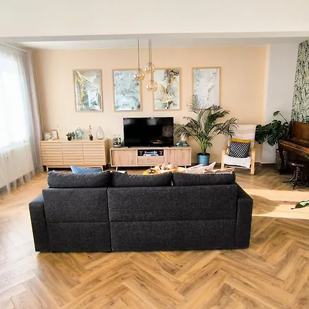 Botanica Apartment *